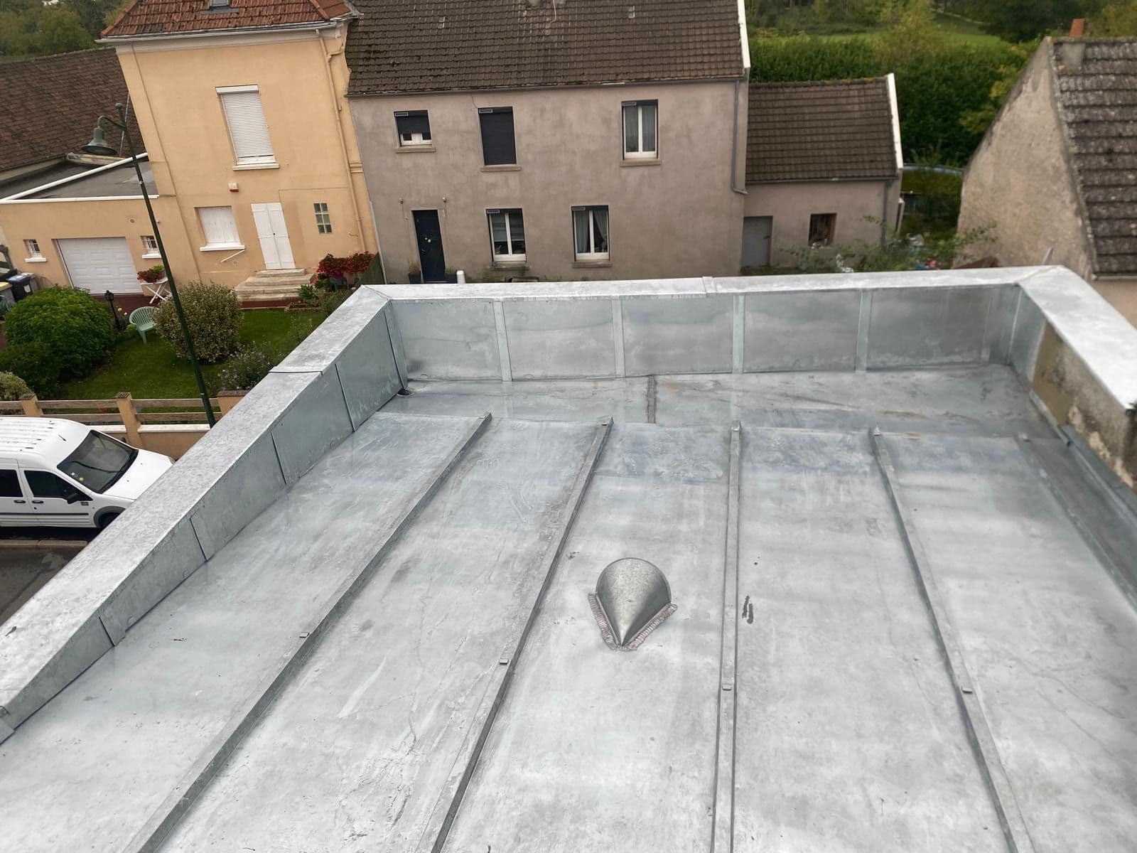 Chéneau encaissé en zinc dans l'Essonne · Halnais Toiture & Rénovation