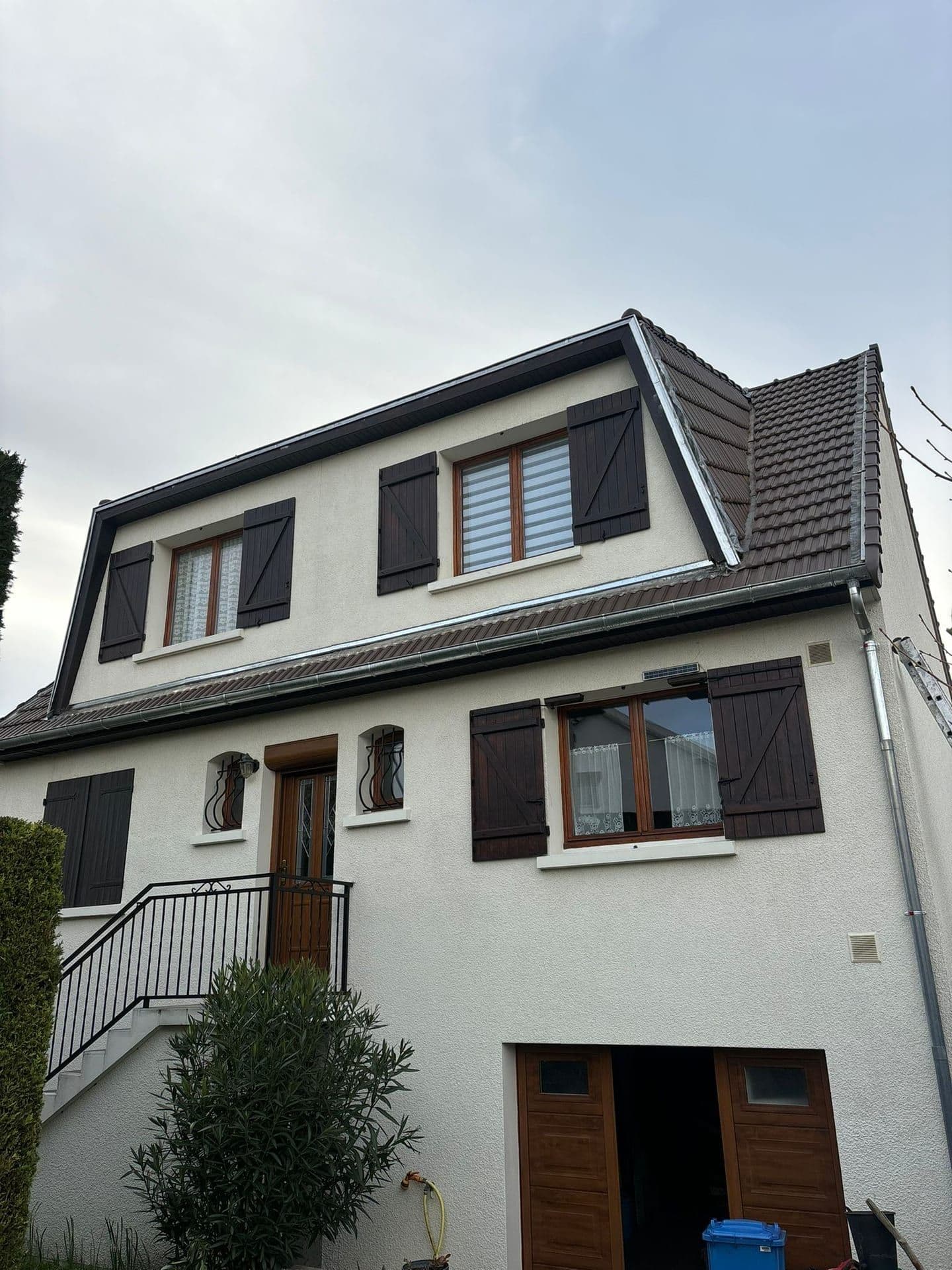 Pavillon rénové à Verrières-le-Buisson, toit tuile mécanique brune neuve